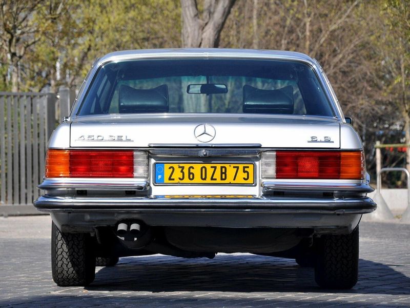 Mercedes-Benz S-Class ط (W116)، سيدان — منظر خلفي