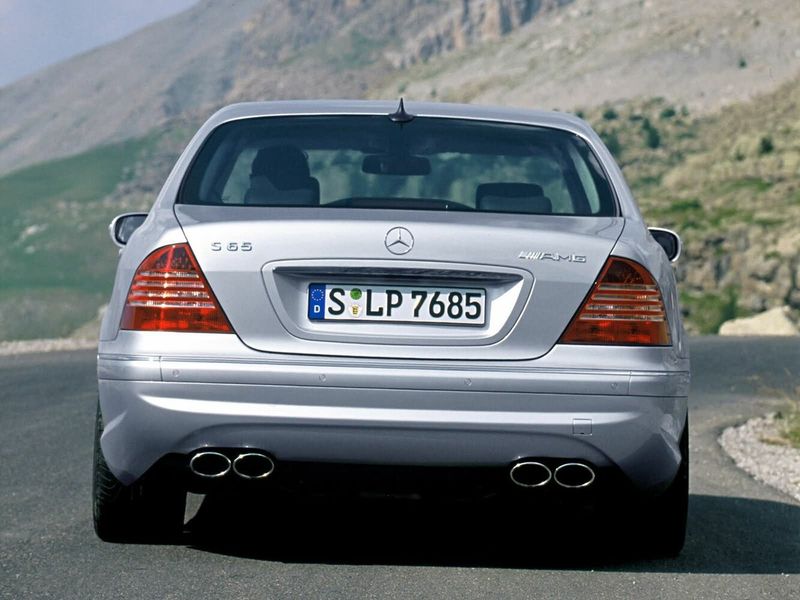 Mercedes-Benz S-Class AMG I (W220) فيس ليفت I (W220)، سيدان Long — منظر خلفي