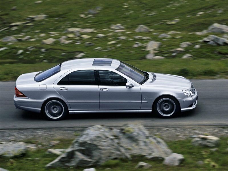 Mercedes-Benz S-Class AMG I (W220) فيس ليفت I (W220)، سيدان — منظر من الجانب الأيمن