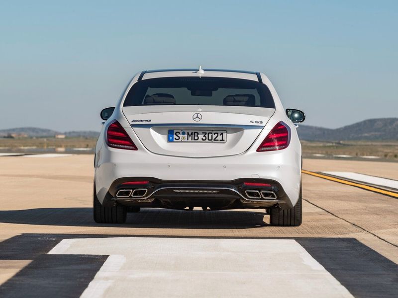 Mercedes-Benz S-Class AMG عملية فيس ليفت III (W222، C217)، سيدان — منظر خلفي