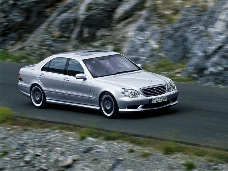 Mercedes-Benz S-Class AMG I (W220) فيس ليفت I (W220)، سيدان — منظر أمامي أيمن