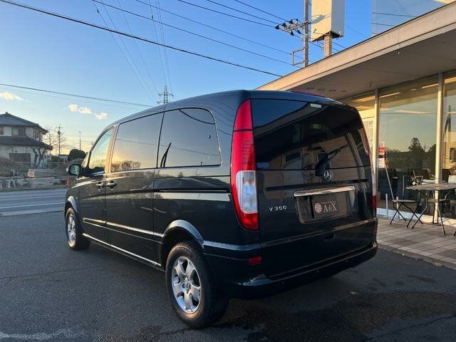 Mercedes-Benz V-Class II (W639)، ميني فان Compact — منظر خلفي بزاوية ثلاثة أرباع