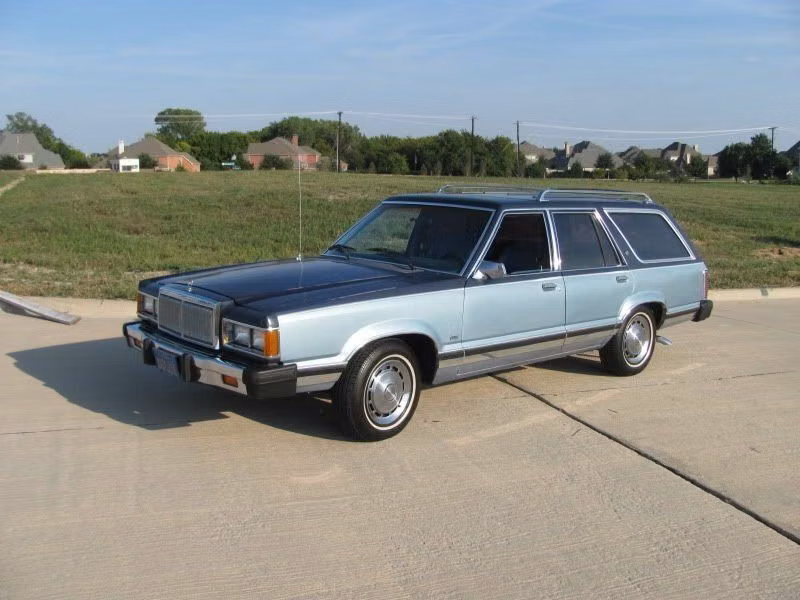 Mercury Cougar V، واجون 5 أبواب — منظر أمامي أيسر