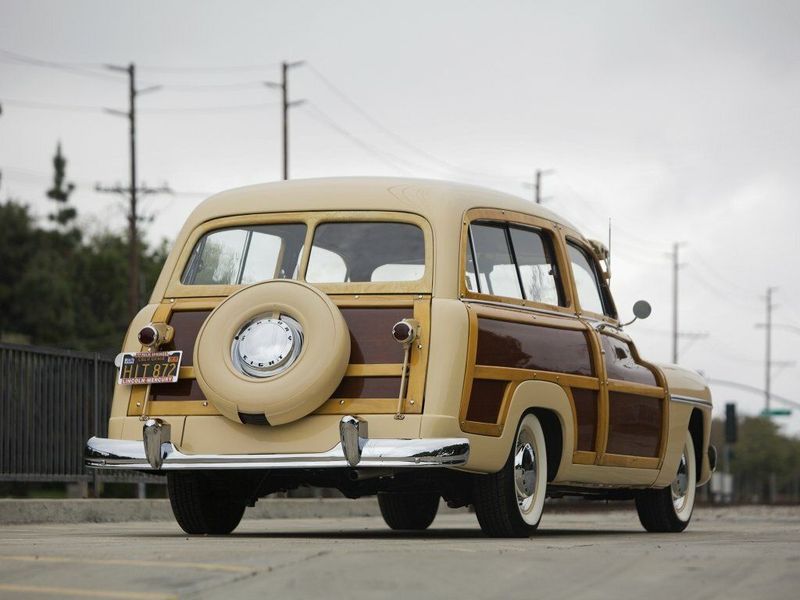 Mercury Eight ثالثاً، واجون 5 أبواب — منظر خلفي أيمن
