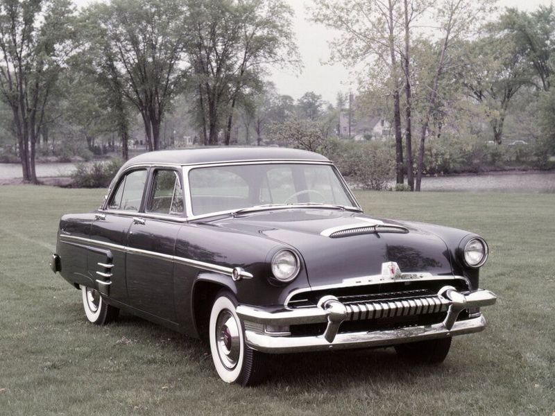 Mercury Monterey I، سيدان — منظر أمامي