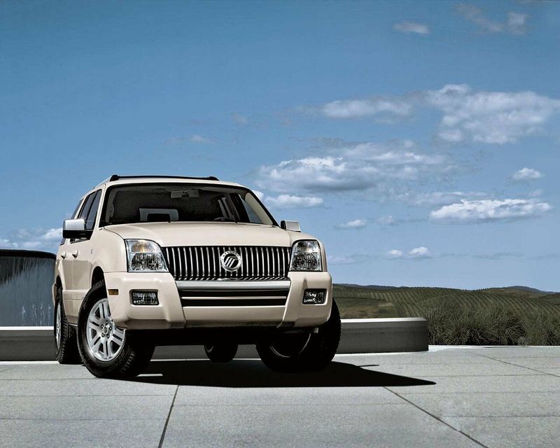 Mercury Mountaineer ثالثاً، دفع رباعي 5 أبواب — منظر أمامي أيسر