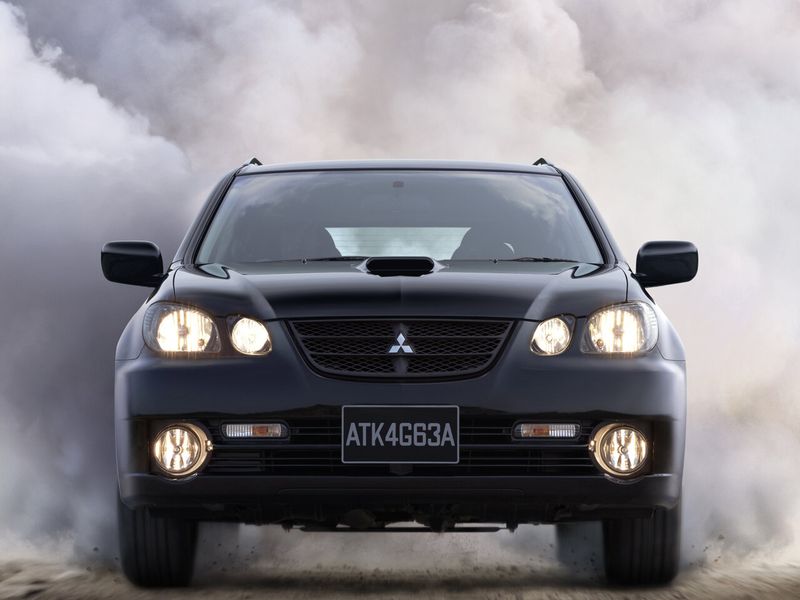 Mitsubishi Airtrek I عملية شد الوجه، دفع رباعي 5 أبواب — منظر أمامي