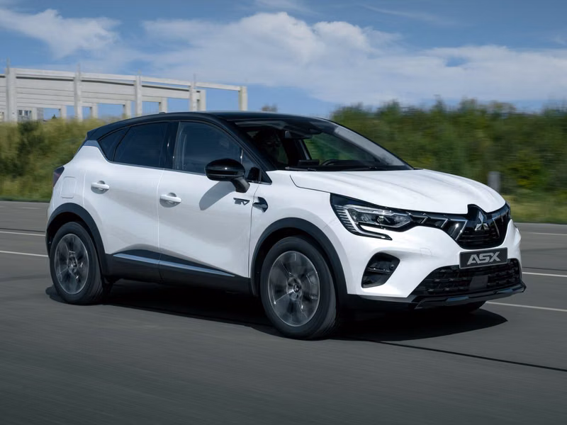 Mitsubishi ASX ثانياً، دفع رباعي 5 أبواب — منظر أمامي بزاوية ثلاثة أرباع
