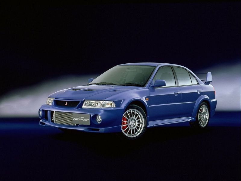 Mitsubishi Lancer Evolution سادساً، سيدان — منظر أمامي أيمن