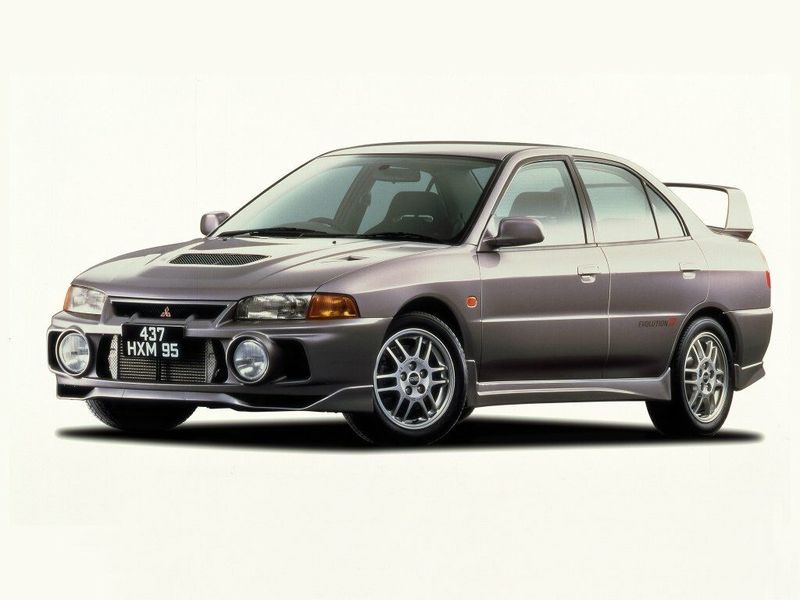 Mitsubishi Lancer Evolution رابعاً، سيدان — منظر أمامي أيسر