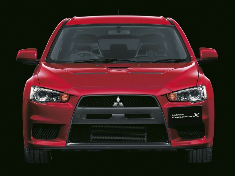 Mitsubishi Lancer Evolution X، سيدان — منظر أمامي