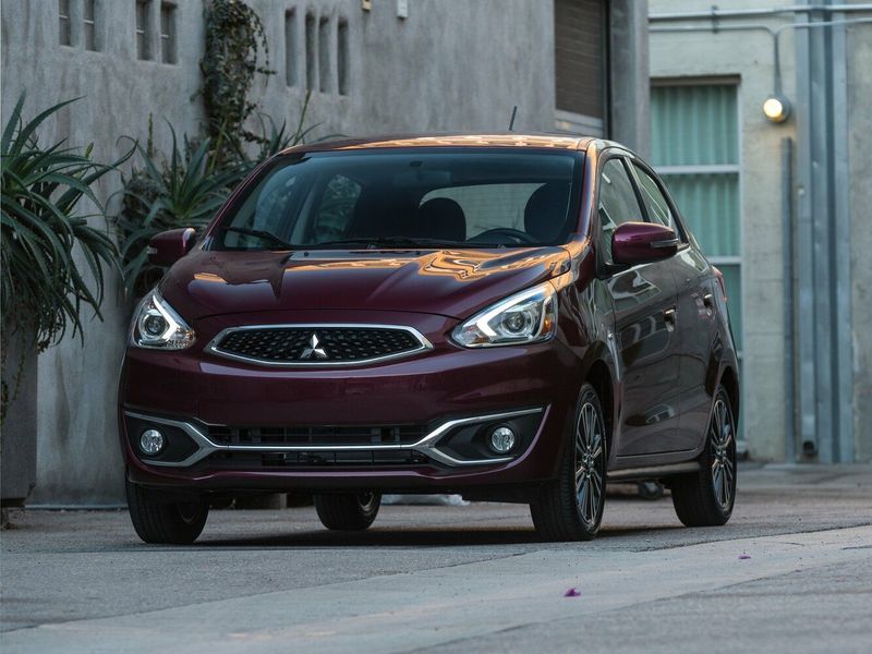 Mitsubishi Mirage VI Рестайлинг, Хэтчбек 5 дв. — вид спереди справа