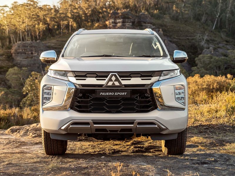 Mitsubishi Pajero Sport III Рестайлинг 2, Внедорожник 5 дв. — вид спереди