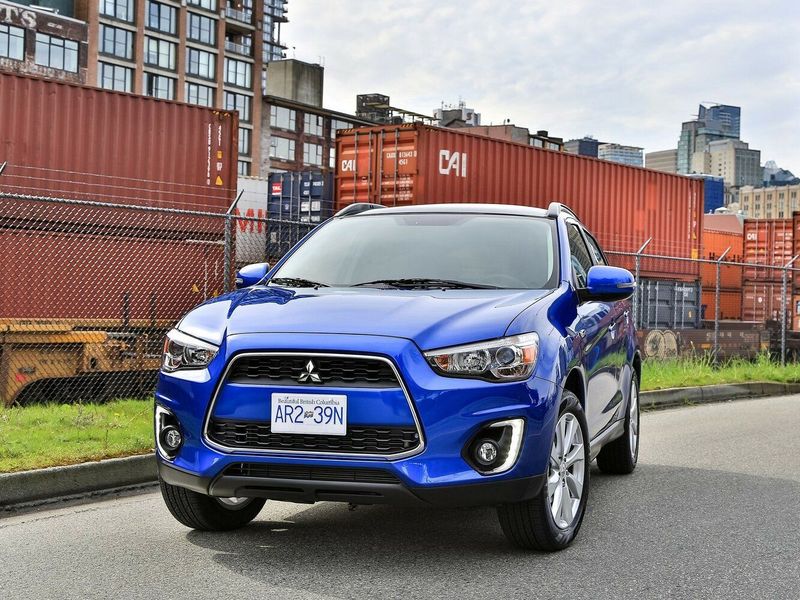 Mitsubishi RVR ثالثاً فيس ليفت، دفع رباعي 5 أبواب — منظر أمامي أيمن