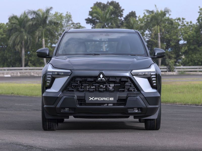 Mitsubishi Xforce، دفع رباعي 5 أبواب — منظر أمامي