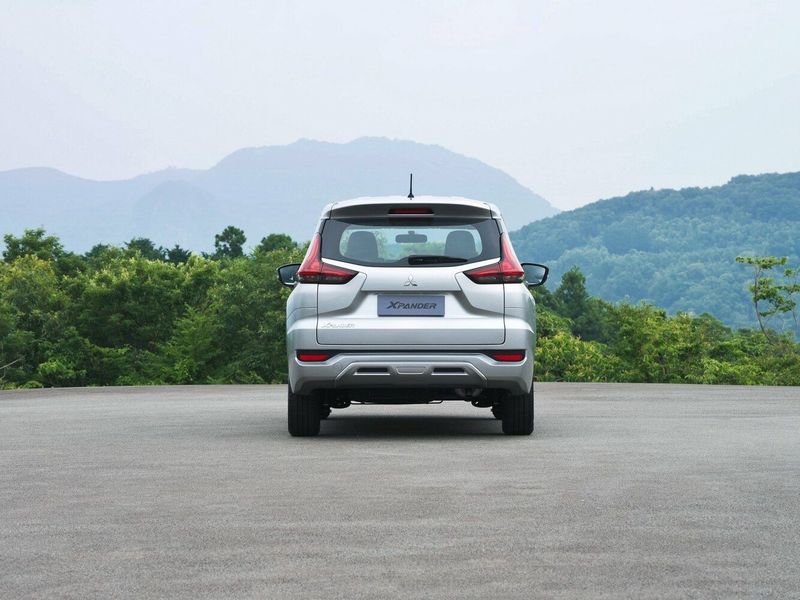 Mitsubishi Xpander I, Внедорожник 5 дв. — вид сзади