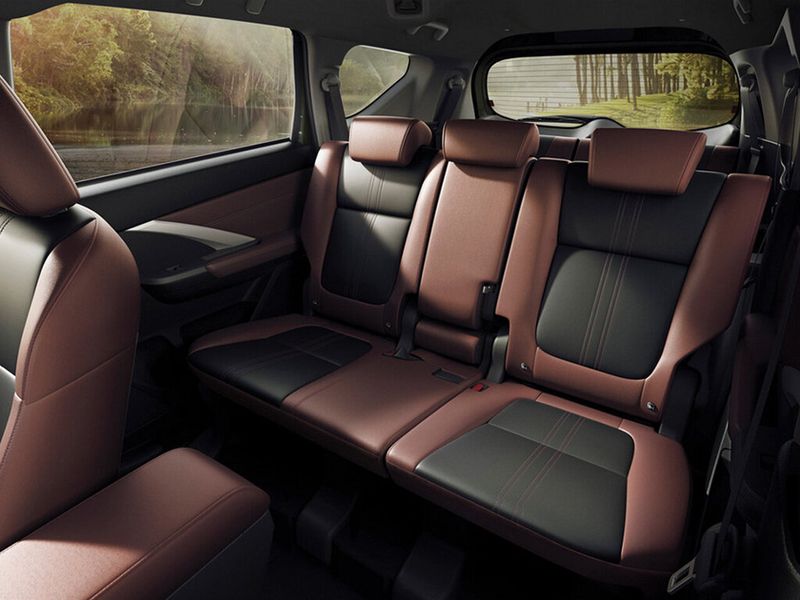 Mitsubishi Xpander I تجميل الوجه 2، دفع رباعي 5 أبواب Cross — المقاعد الخلفية