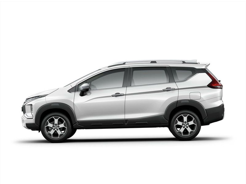 Mitsubishi Xpander I, Внедорожник 5 дв. Cross — вид слева