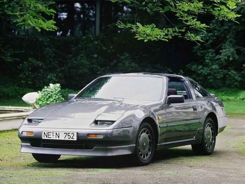 Nissan 300ZX ط (Z31)، كوبيه — منظر أمامي أيمن