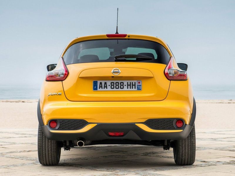 Nissan Juke أنا فيس ليفت، دفع رباعي 5 أبواب — منظر خلفي