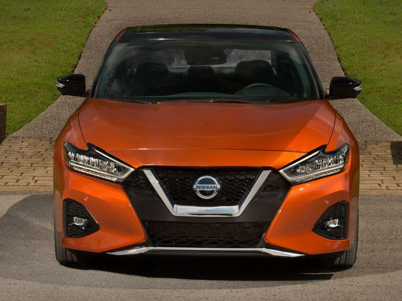 Nissan Maxima عملية فيس ليفت VIII (A36)، سيدان — منظر أمامي