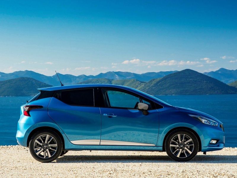 Nissan Micra V، هاتشباك 5 أبواب — منظر من الجانب الأيمن