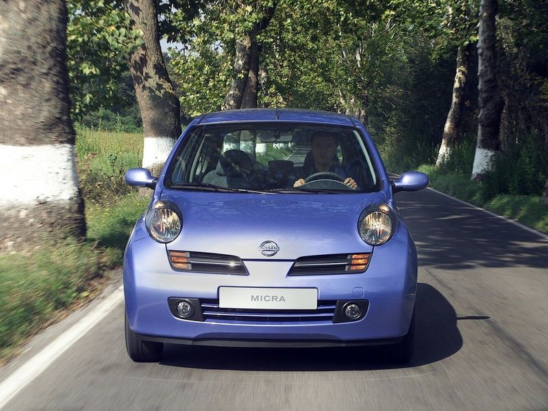 Nissan Micra III (K12)، هاتشباك 3 أبواب — منظر أمامي