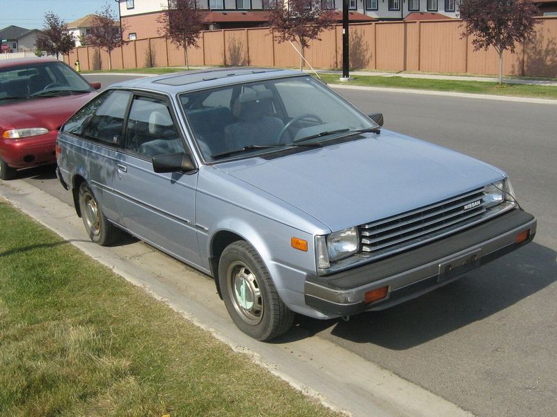 Nissan Sentra I (B11)، كوبيه — منظر أمامي أيمن