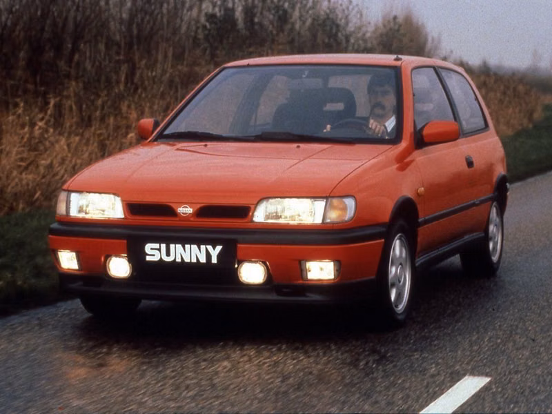 Nissan Sunny N14، هاتشباك 3 أبواب — منظر أمامي أيمن