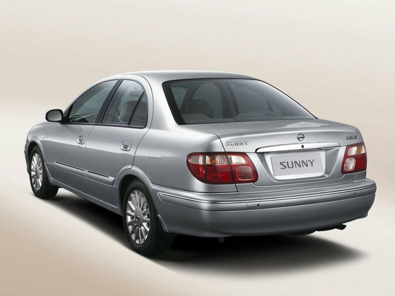 Nissan Sunny N16، سيدان — منظر خلفي أيمن