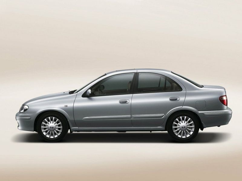 Nissan Sunny N16، سيدان — منظر من الجانب الأيسر