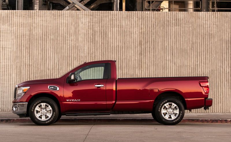 Nissan Titan II, Пикап одинарная кабина — вид справа