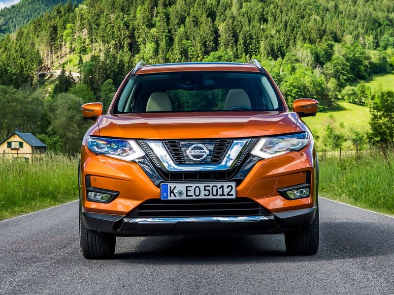 Nissan X-Trail ثالثاً فيس ليفت، دفع رباعي 5 أبواب — منظر أمامي