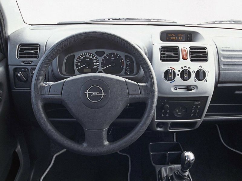 Opel Agila A تجميل الوجه، ميكرو فان — لوحة القيادة