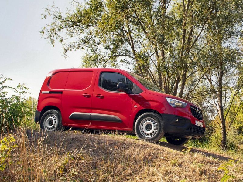 Opel Combo E, VAN — front-right view