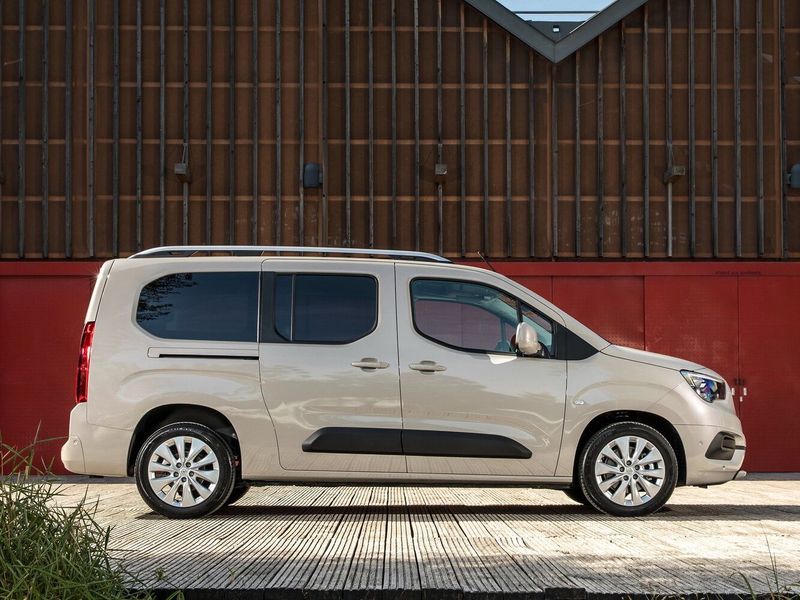 Opel Combo E, Компактвэн XL — вид справа