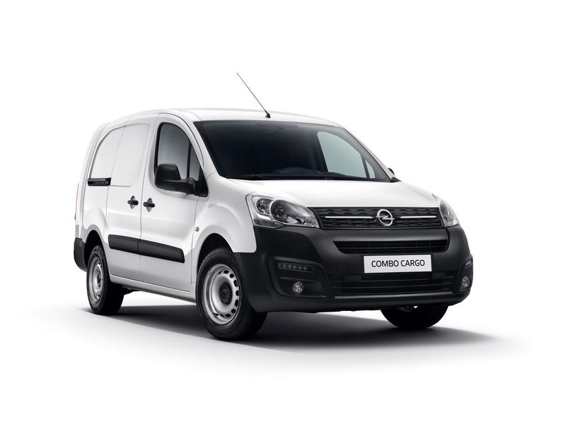 Opel Combo PCMA, Фургон — вид спереди в три четверти