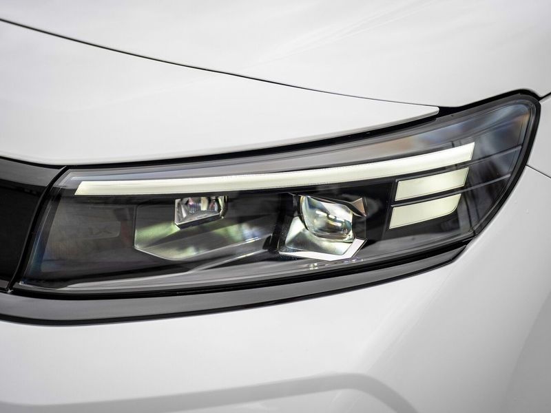 Opel Combo E Рестайлинг, Компактвэн — передняя фара