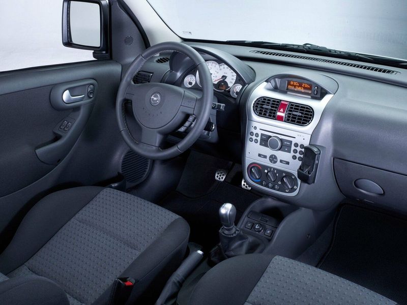 Opel Combo C تجميل الوجه، فان — منطقة السائق