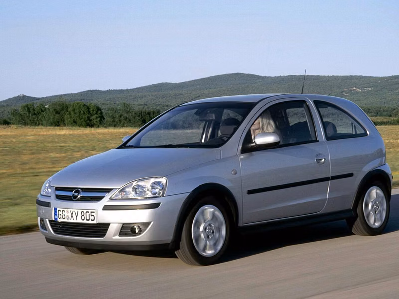 Opel Corsa C Рестайлинг, Хэтчбек 3 дв. — вид спереди справа