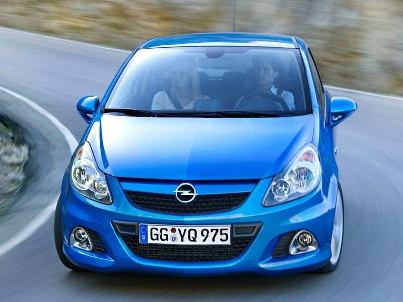 Opel Corsa OPC D، هاتشباك 3 أبواب — منظر أمامي