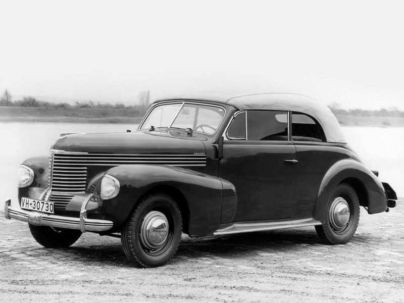 Opel Kapitan I، قابلة للتحويل — منظر أمامي أيمن