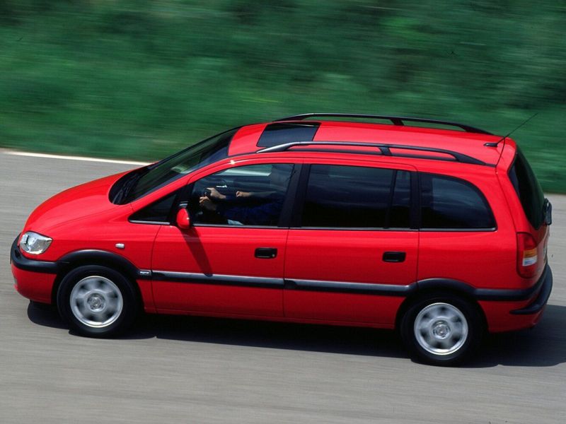 Opel Zafira A، فان مدمج — منظر أمامي أيسر