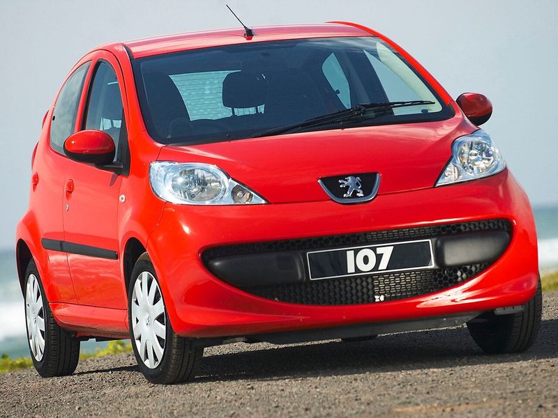 Peugeot 107 I, Хэтчбек 5 дв. — вид спереди слева