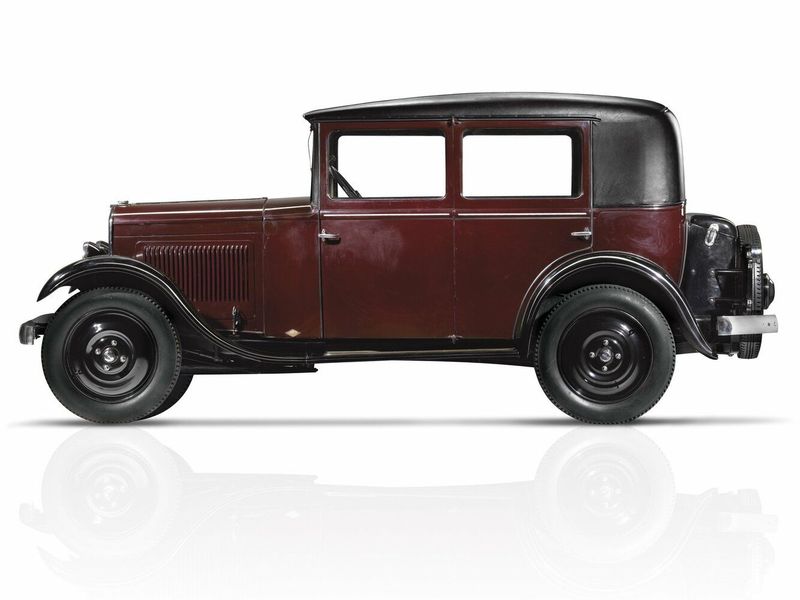 Peugeot 201, Седан — вид слева