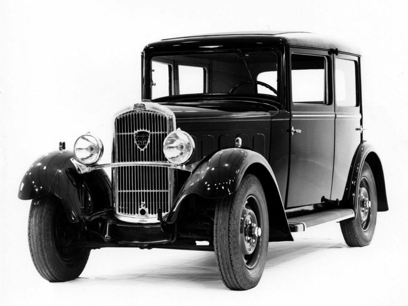Peugeot 201, Седан — вид спереди справа