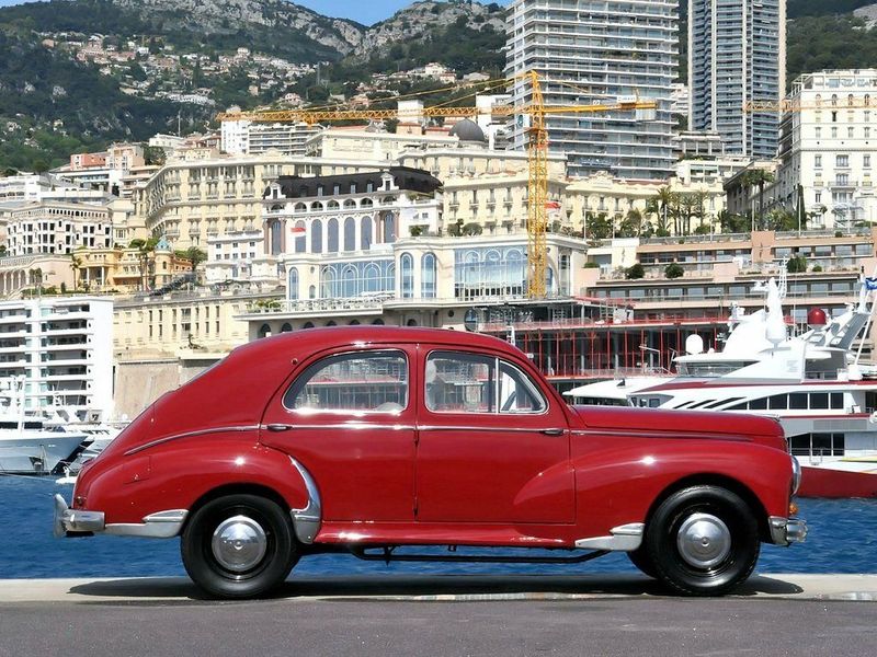 Peugeot 203 I, Седан — вид слева