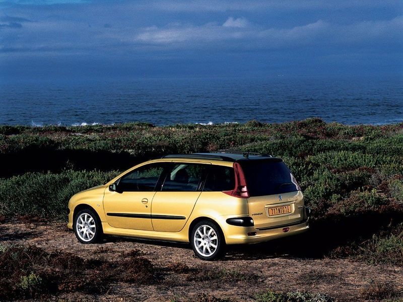 Peugeot 206, Универсал 5 дв. — вид сзади справа