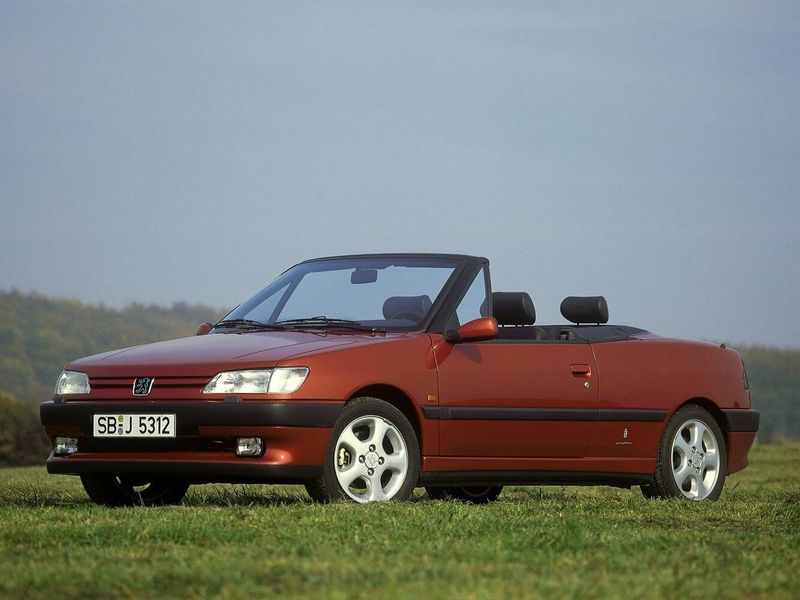 Peugeot 306, Кабриолет — вид спереди справа