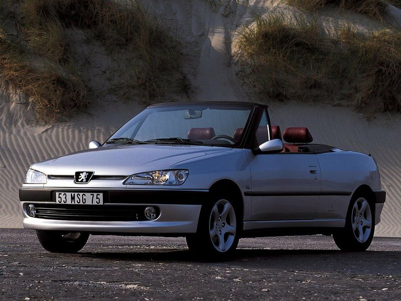Peugeot 306, Кабриолет — вид спереди справа